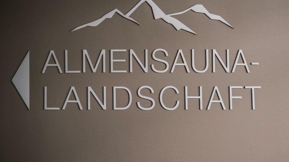 Schriftzug_Almensaualandschaft | Die Abbilderei | © Hotel & Therme NOVA Schriftzug_Almensaualandschaft | © Hotel & Therme NOVA