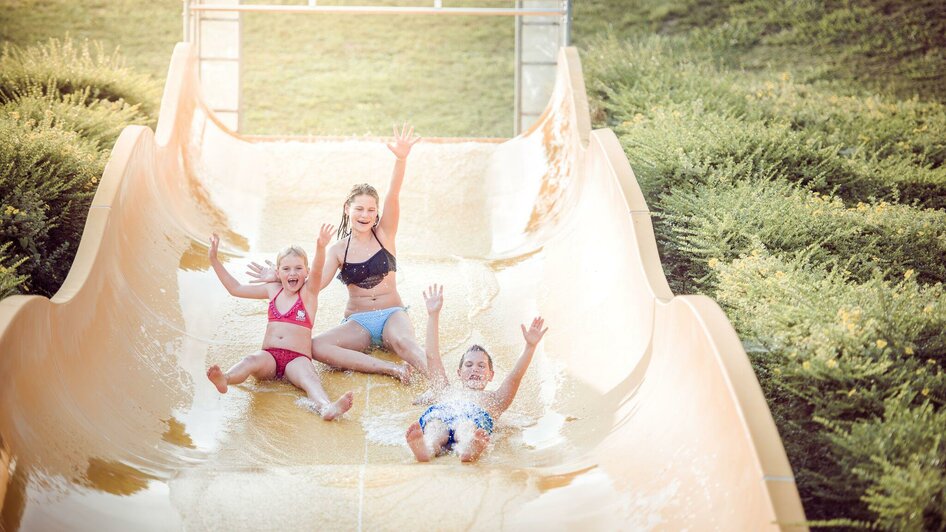 Außenrutsche_Kinder_06 | Die Abbilderei | © Hotel & Therme NOVA Außenrutsche_Kinder_06 | © Hotel & Therme NOVA