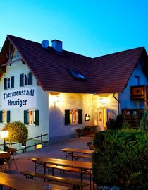 Thermenstadl Heuriger bei Nacht | © Thermenstadl Heuriger | Thermenstadl Heuriger | © Thermenstadl Heuriger