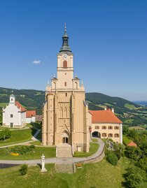 Wallfahrtskirche Pöllauberg_Luftaufn_Oststeiermark | © Tourismusverband Oststeiermark/Helmut Schweighofer | Helmut Schweighofer | © Tourismusverband Oststeiermark/Helmut Schweighofer