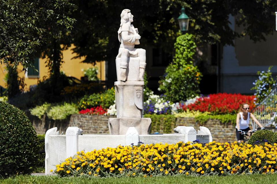 Walther-Brunnen von Walther von der Traisen - Impression #1 | © Bernhard Bergmann
