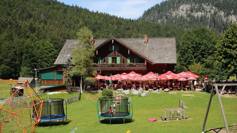 Blaa Alm, Altaussee, playground with terrace | Viola Lechner | © Viola Lechner Blaa Alm, Altaussee, Spielplatz mit Terrasse | © Viola Lechner