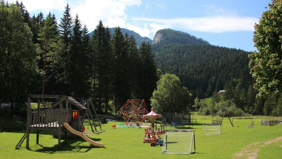 Blaa Alm, Altaussee, play possibility | Viola Lechner | © Viola Lechner Blaa Alm, Altaussee, Spielmöglichkeit | © Viola Lechner
