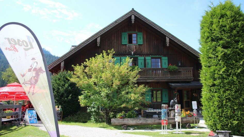 Blaa Alm, Altaussee, Werbefahne | Viola Lechner | © Viola Lechner Blaa Alm, Altaussee, Werbefahne | © Viola Lechner