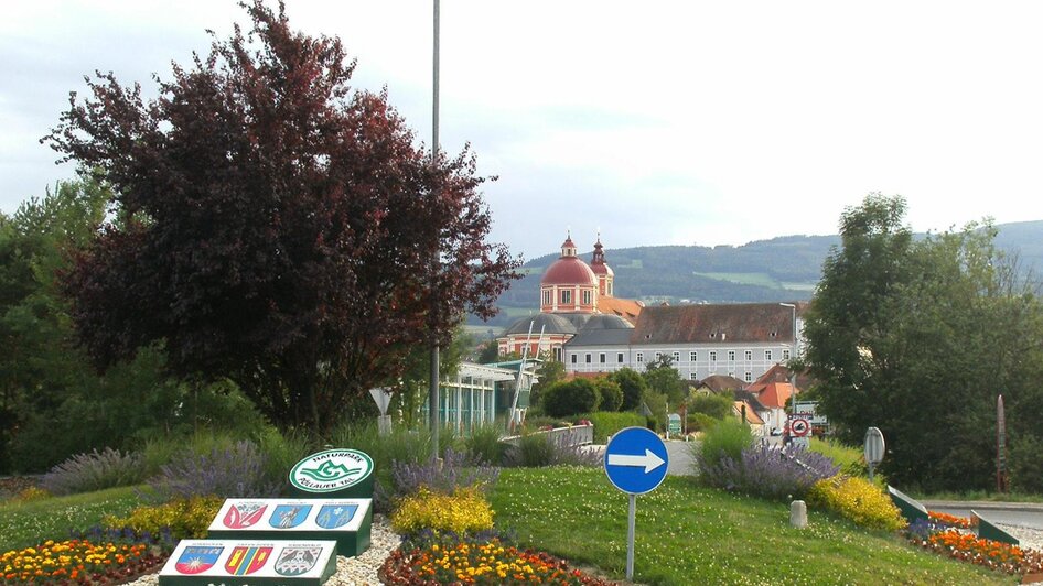 Kreisvekehr Blick zum Schloss_Pöllau_Oststeiermark | © Karl Gaulhofer