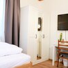 Photo of Triple room, shower or bath, toilet, 1 bed room | © Lendl