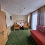 Bild von Familienzimmer mit Bad, WC "Dachstein" | © Reiter w