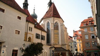 Das Franziskanerkloster in Graz zeigt beeindruckende Architektur. | © Graz Tourismus - Harry Schiffer