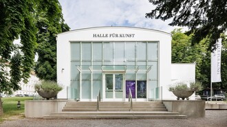Moderne Kunsthalle mit Glasfassade in Graz. | © kunst-dokumentation