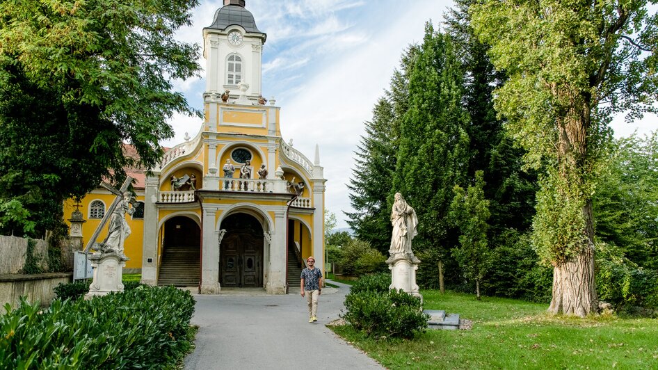 Blick auf die Kalvarienbergkirche auf dem Kalvarienberg in Graz.