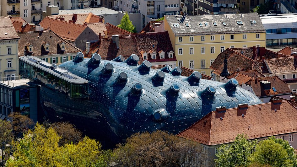 Aussicht vom Schlossberg auf das Kunsthaus Graz