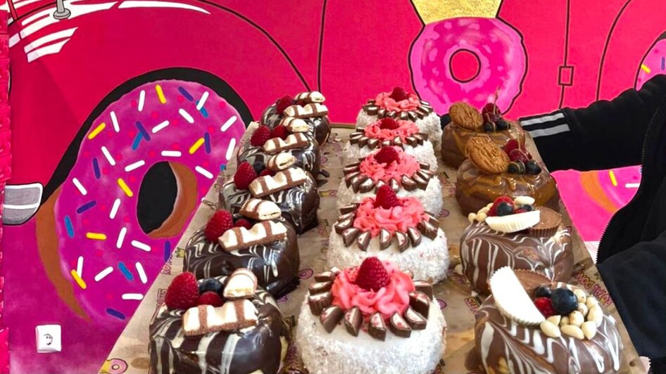 Royal Donuts
