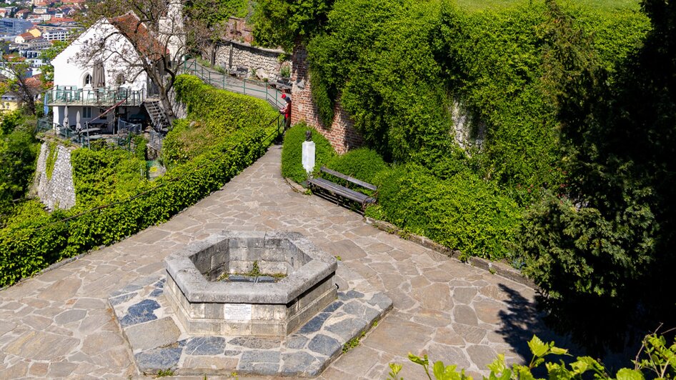 Schöner Ausblick auf den Türkenbrunnen und die Umgebung in Graz. | © Graz Tourismus - Harry Schiffer