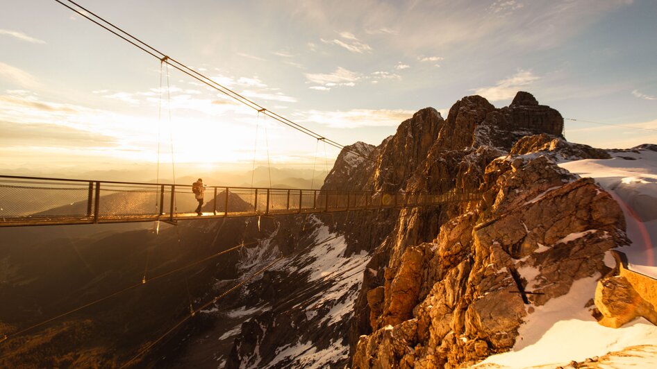 Magischer Sonnenuntergang am Dachstein | © Benjamin Bischofer