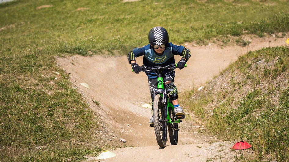 sehr einfache Strecken in der Bike Arena - ideal für Anfänger und Kinder