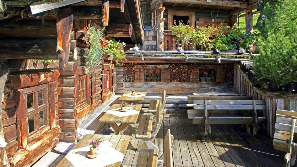 Almterrasse | © ©KajetanGerharter Lärchbodenalm - Impression #2.5 | © ©KajetanGerharter