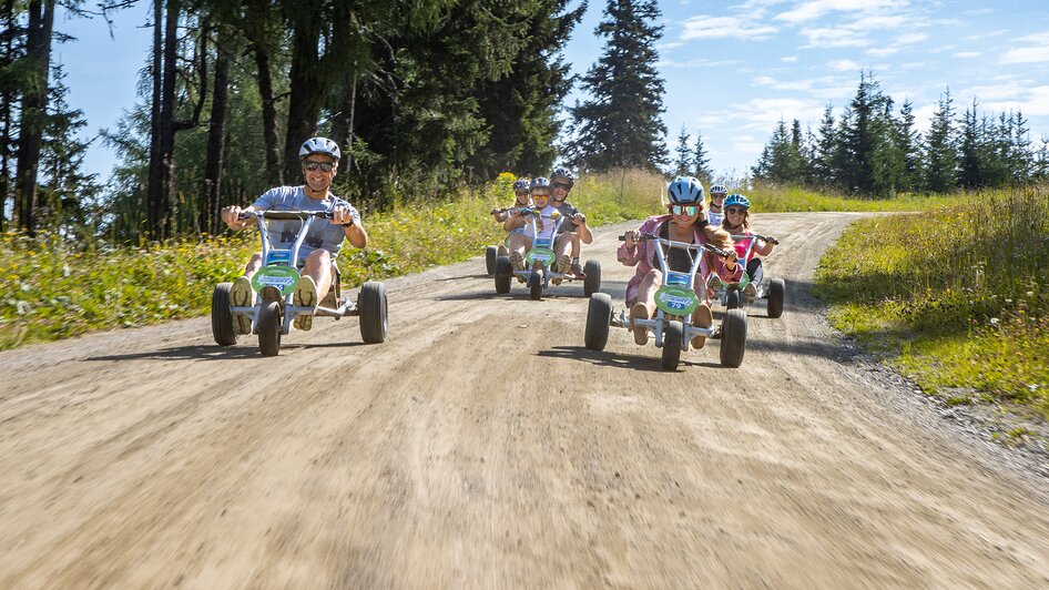  Go-Kart fahren auf unserer 7km langen Bahn. | © Harald Steiner