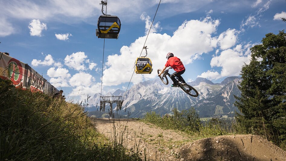 Sprünge im Bikepark Planai